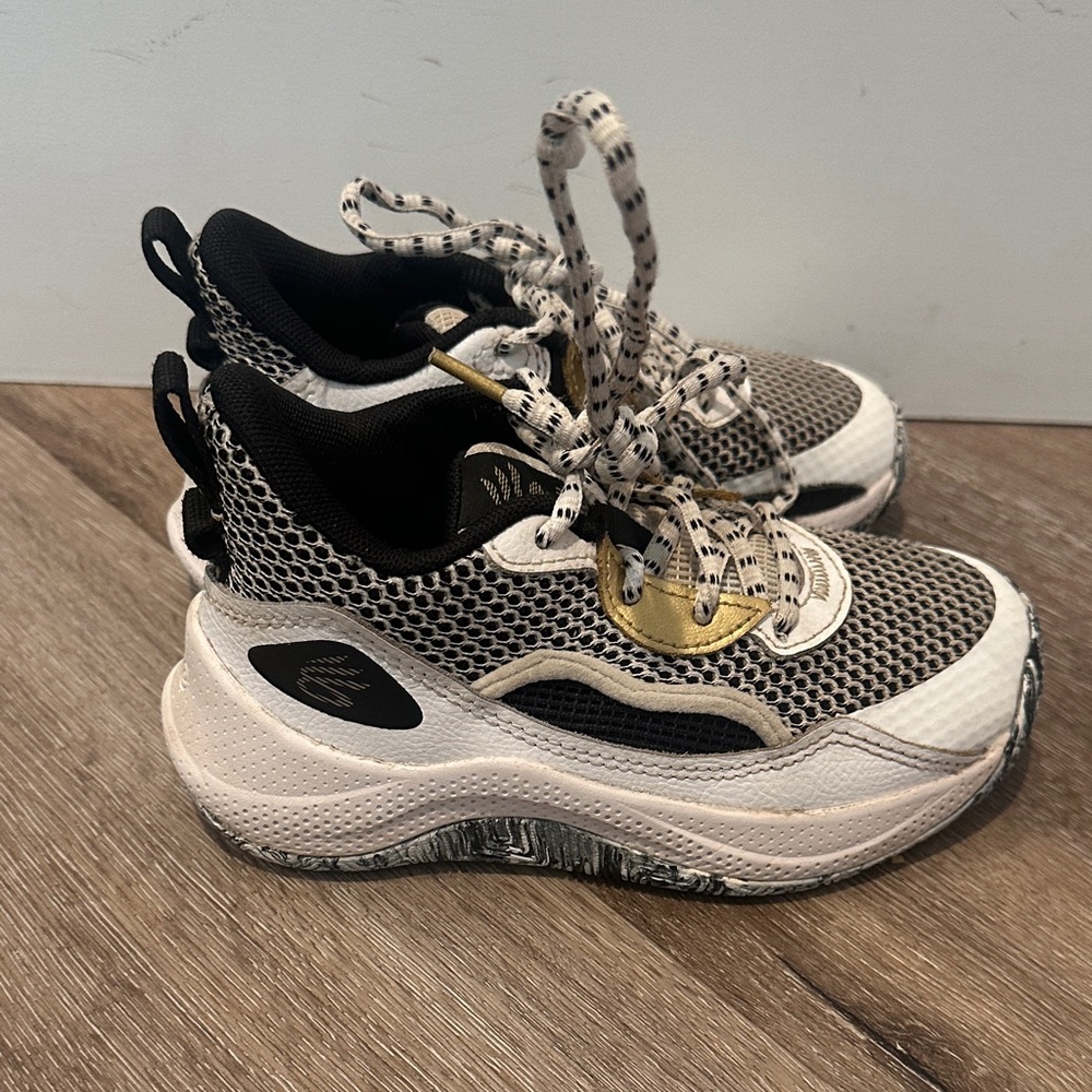 Under Armour Curry Kids Sneakers, 11